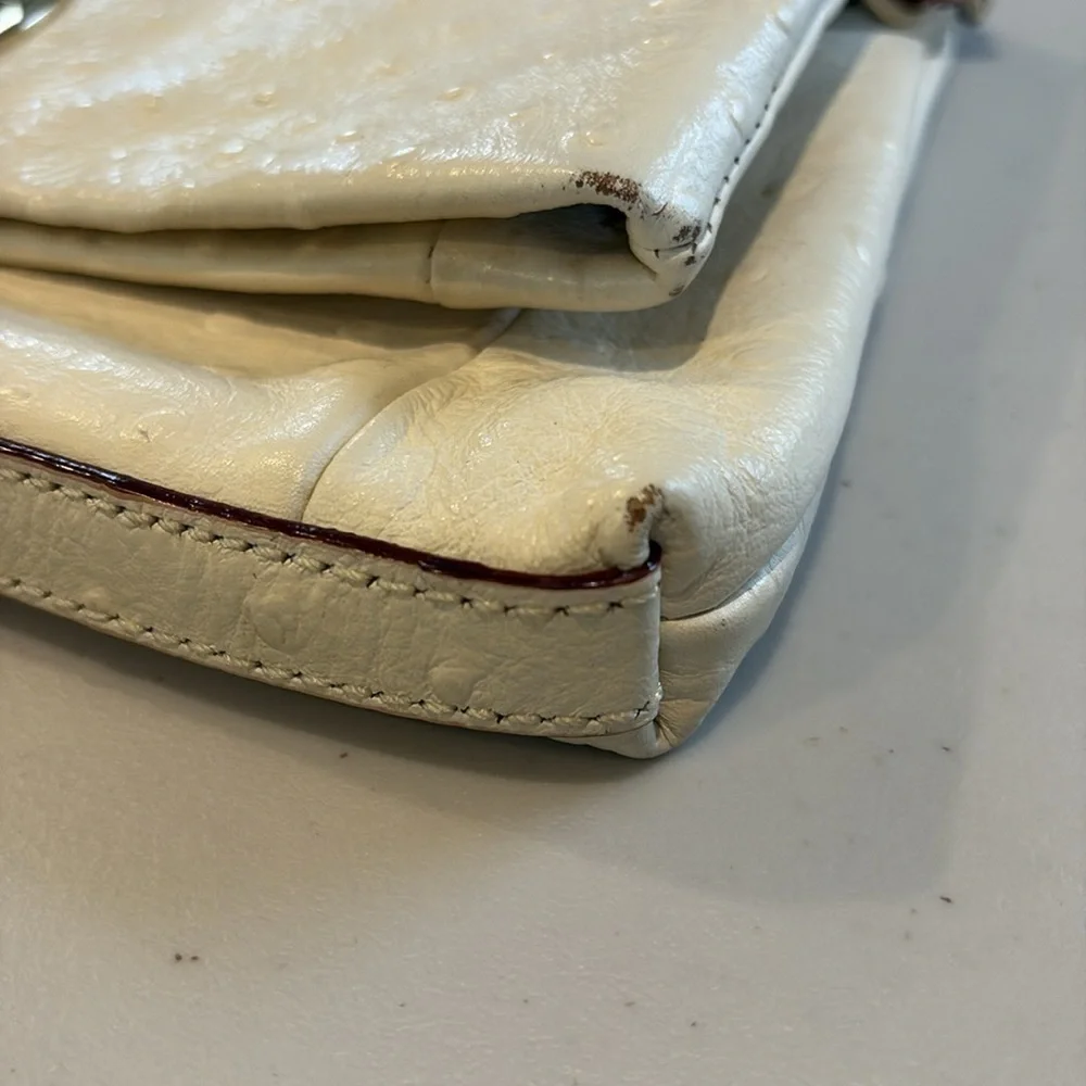 Kate Spade - Cream Handbag with gold strap and accents